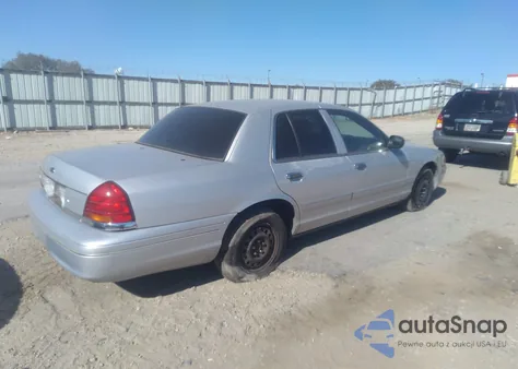2003 Ford Crown Victoria Police z USA, uszkodzony, nr VIN 2FAHP71W33X176207